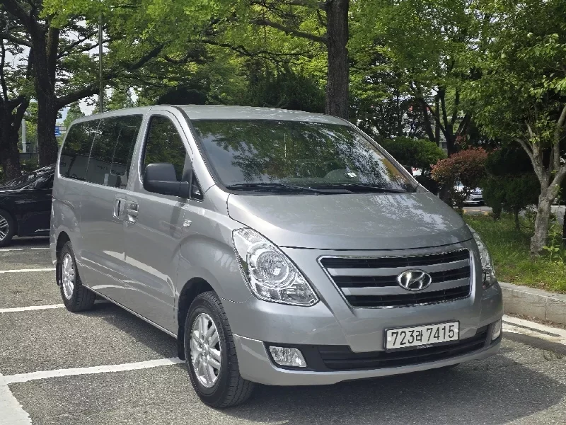 Hyundai Starex