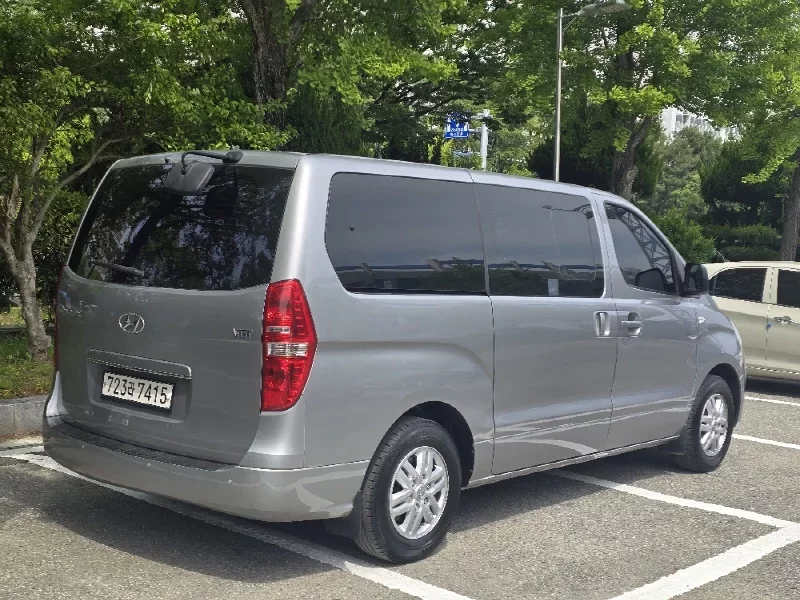 Hyundai Starex