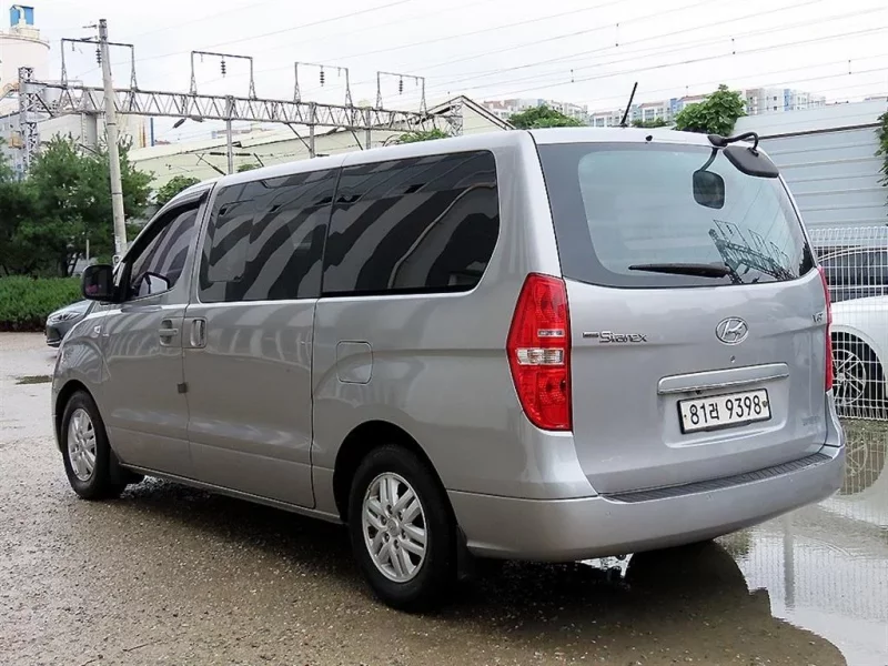 Hyundai Starex