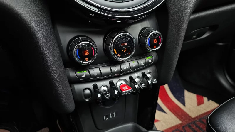 MINI Cooper Convertible