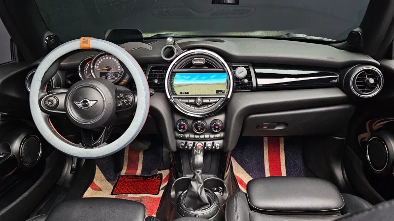 MINI Cooper Convertible