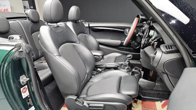 MINI Cooper Convertible