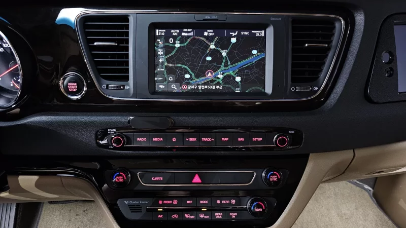 Kia Carnival