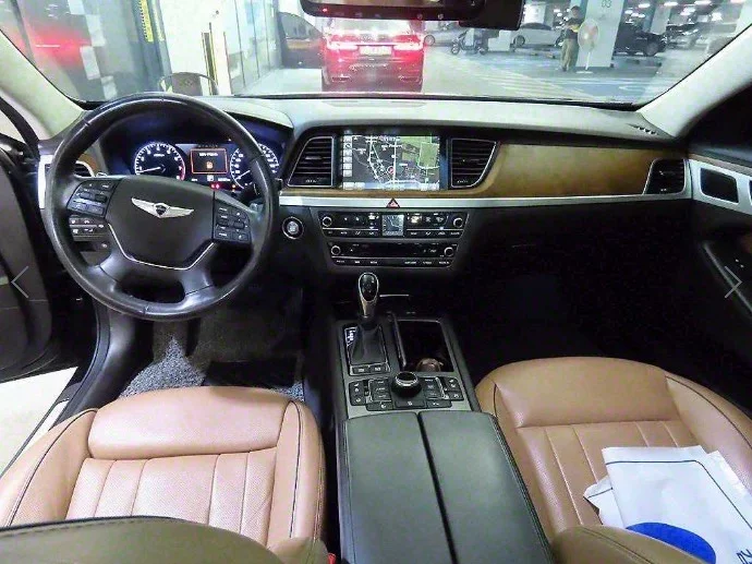 Hyundai Genesis