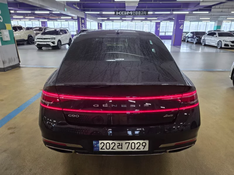 Genesis G90