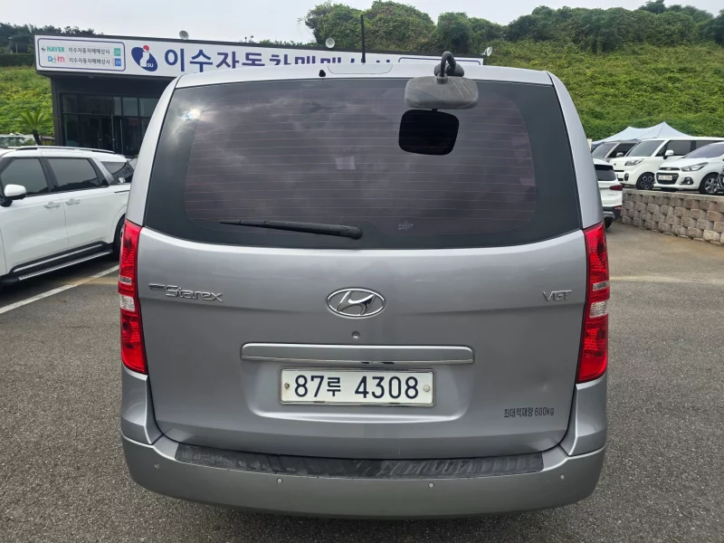 Hyundai Starex