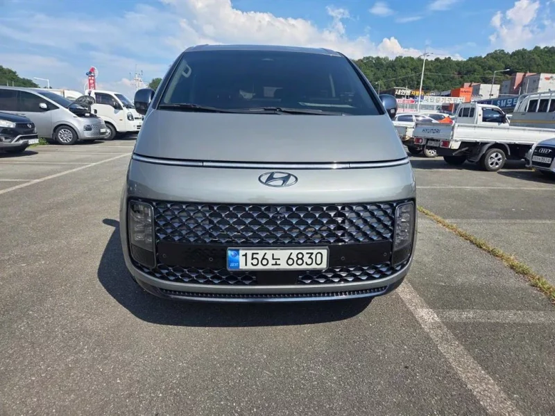 Hyundai Staria