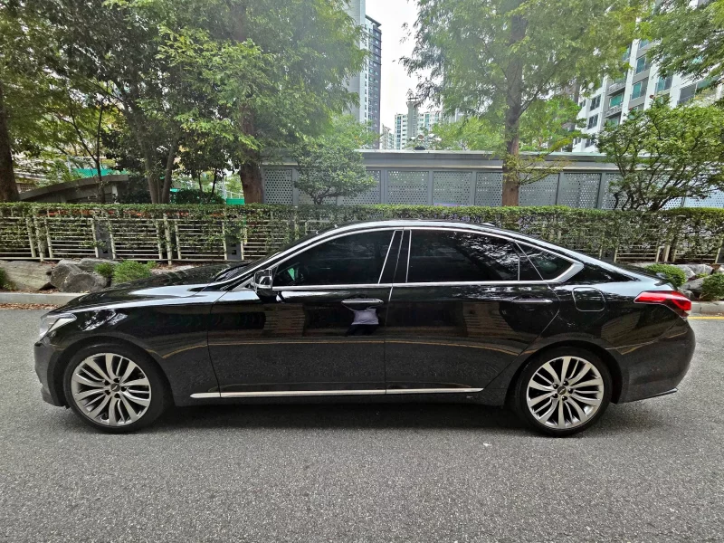 Hyundai Genesis