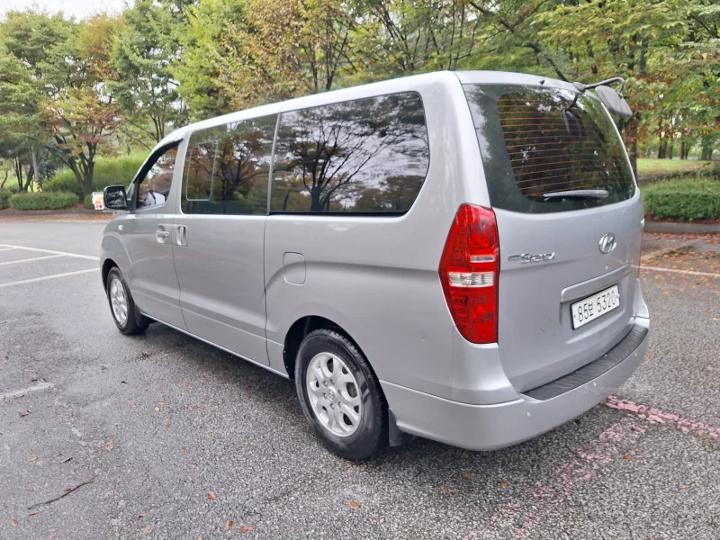 Hyundai Starex