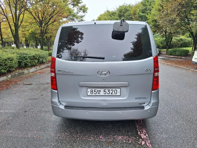 Hyundai Starex