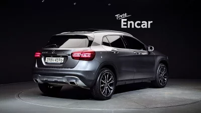 Mercedes-Benz GLA-Class