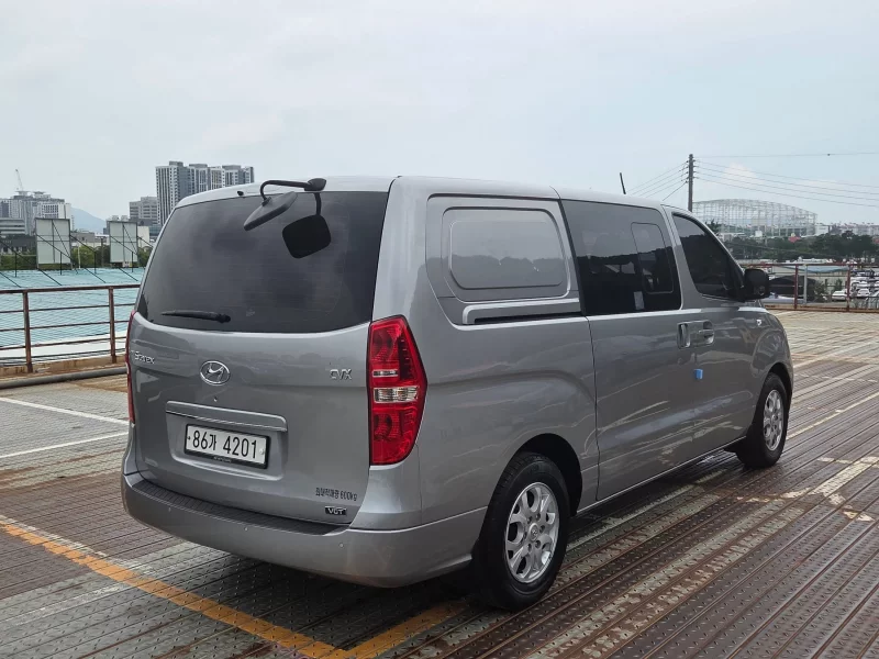 Hyundai Starex