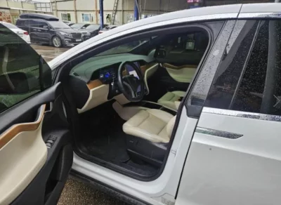 Tesla MODEL X
