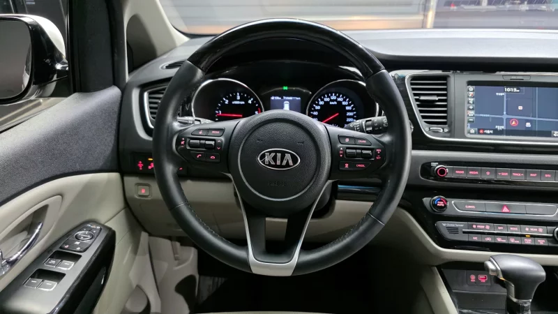 Kia Carnival