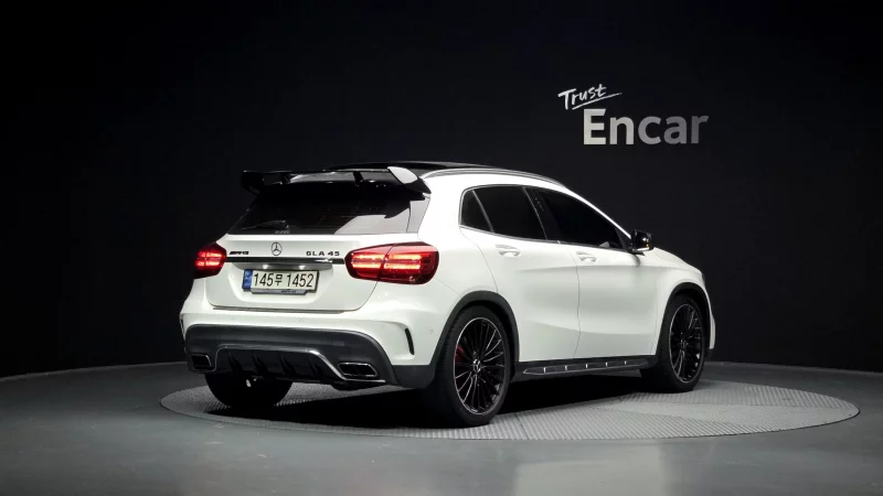 Mercedes-Benz GLA-Class