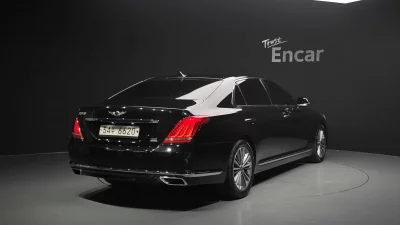 Genesis EQ900