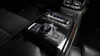 Genesis EQ900