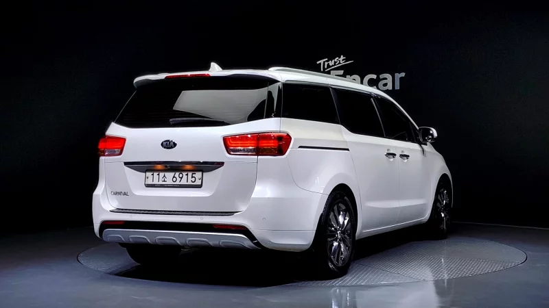 Kia Carnival