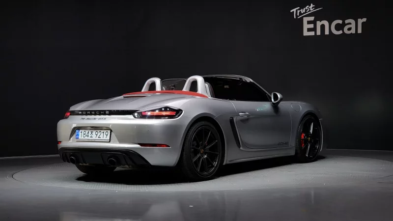 Porsche 718