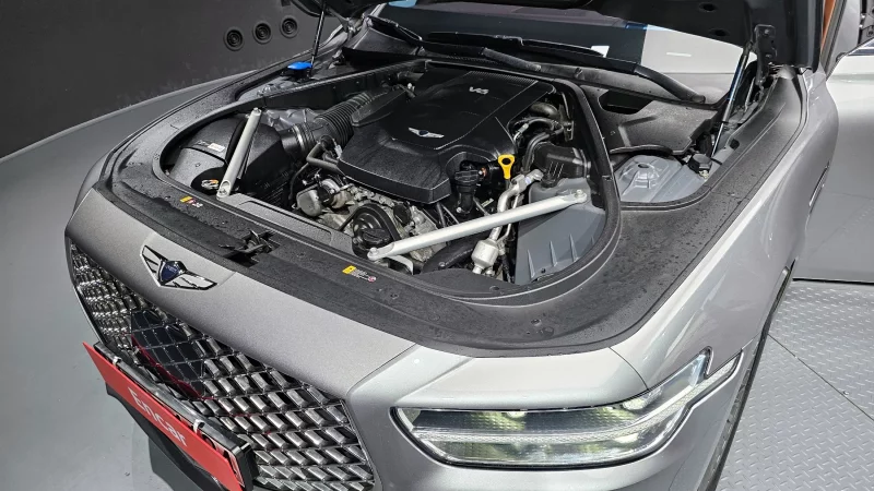 Genesis G90