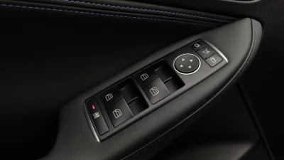 Infiniti Q30