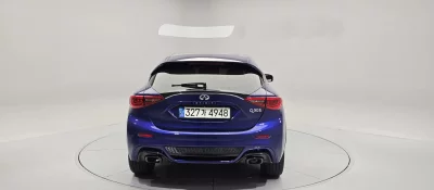 Infiniti Q30