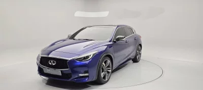 Infiniti Q30