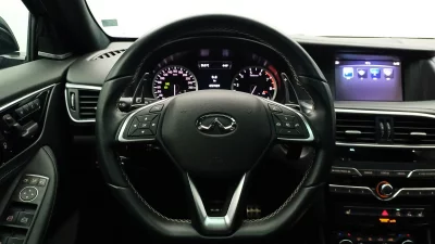 Infiniti Q30