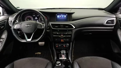 Infiniti Q30