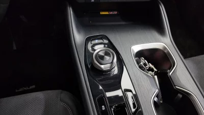 Lexus RZ