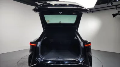 Lexus RZ