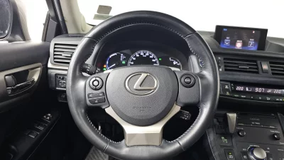 Lexus CT200h