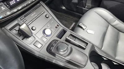 Lexus CT200h