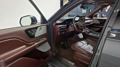 Lincoln AVIATOR