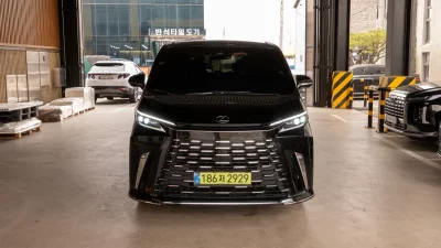 Lexus LM