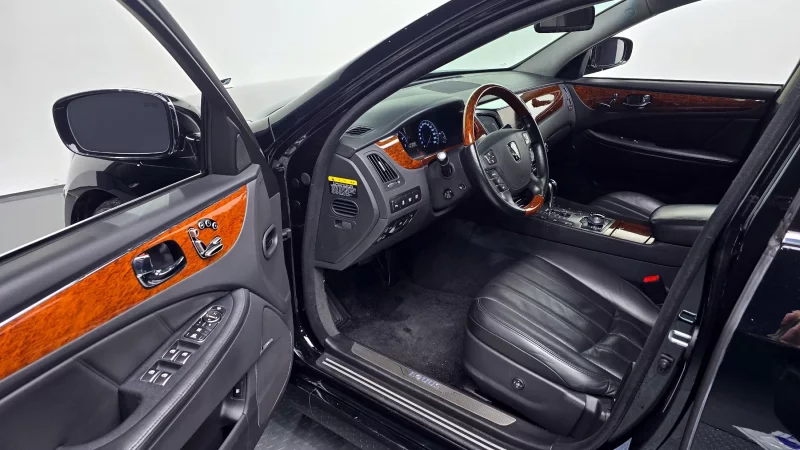 Hyundai Equus
