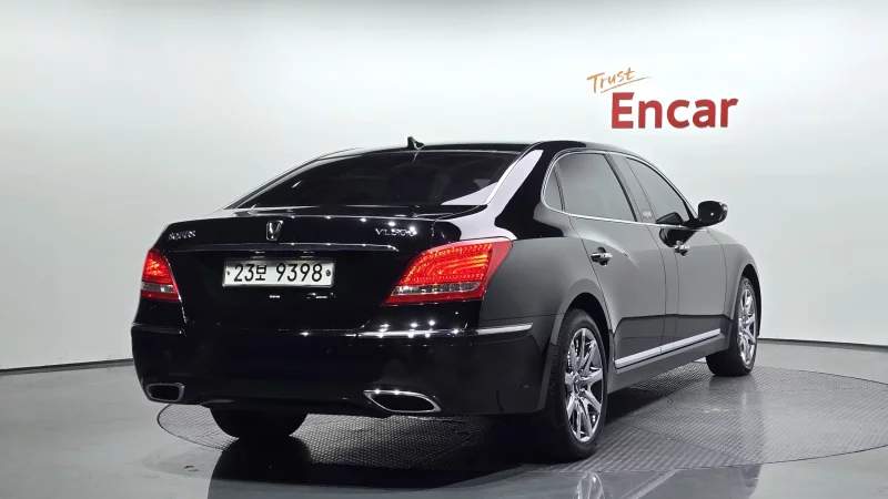 Hyundai Equus