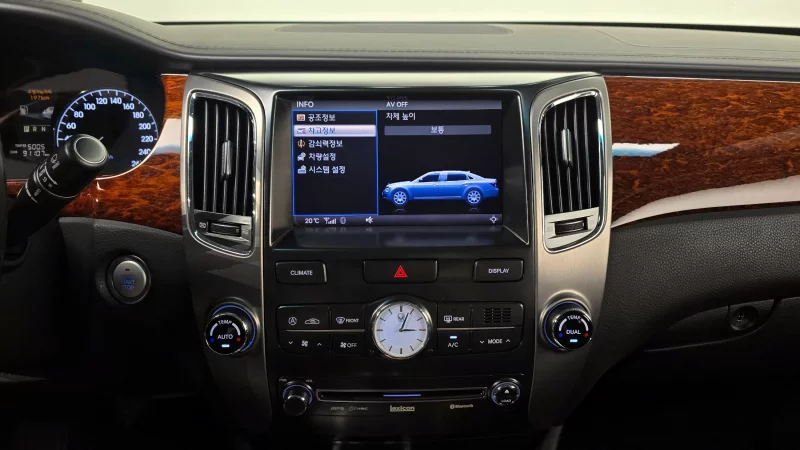 Hyundai Equus