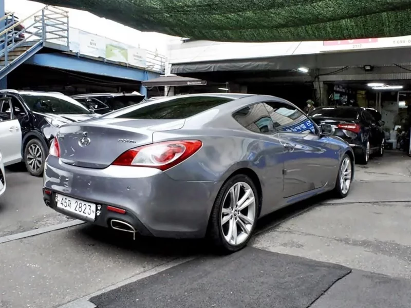 Hyundai Genesis