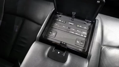 Kia OPIRUS