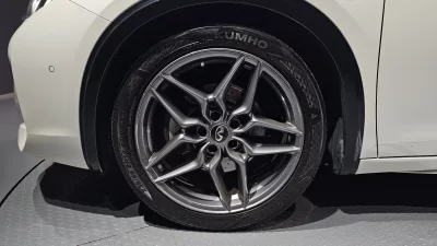 Infiniti Q30
