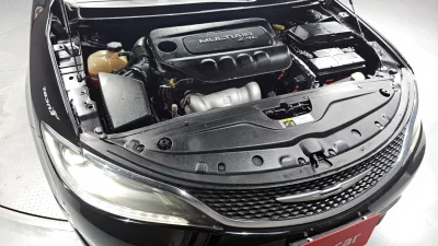 Chrysler 200