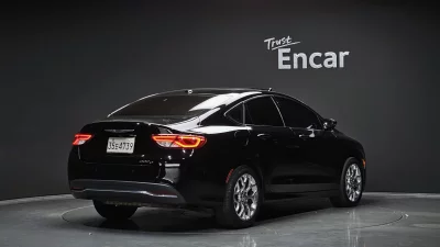 Chrysler 200