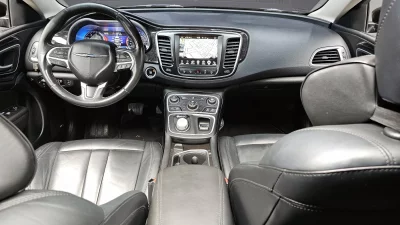 Chrysler 200