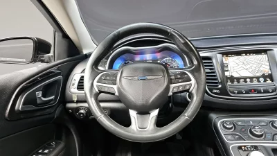 Chrysler 200