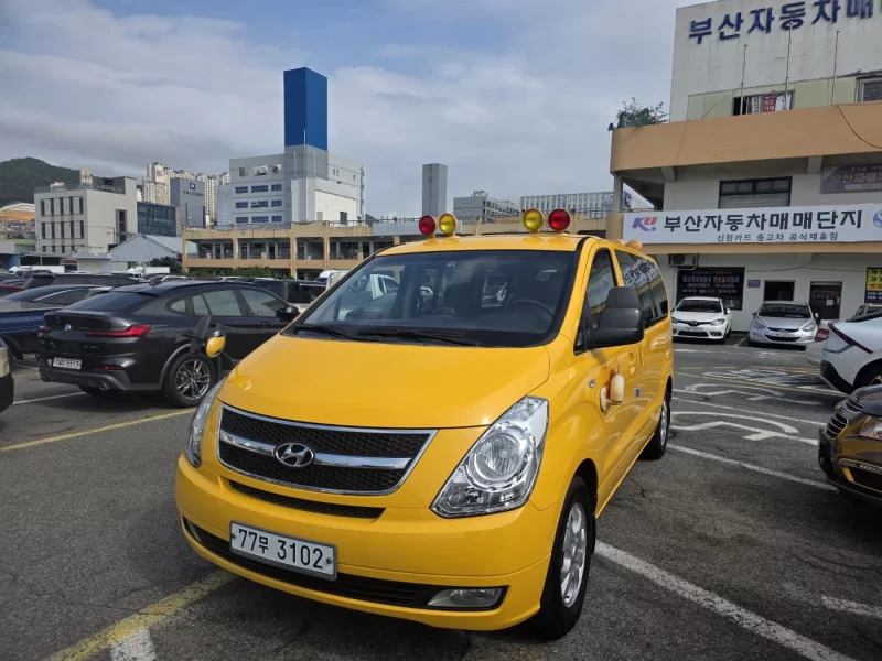 Hyundai Starex