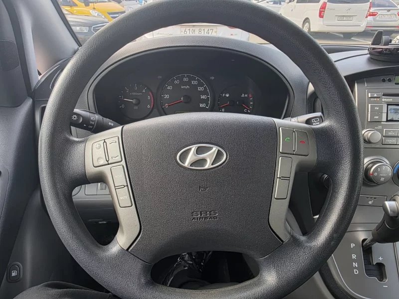Hyundai Starex