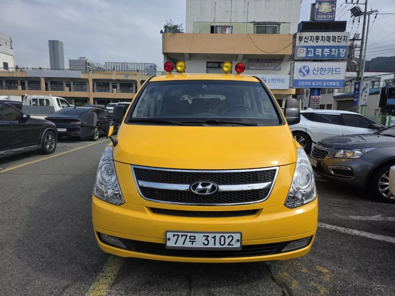 Hyundai Starex