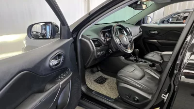 Jeep CHEROKEE