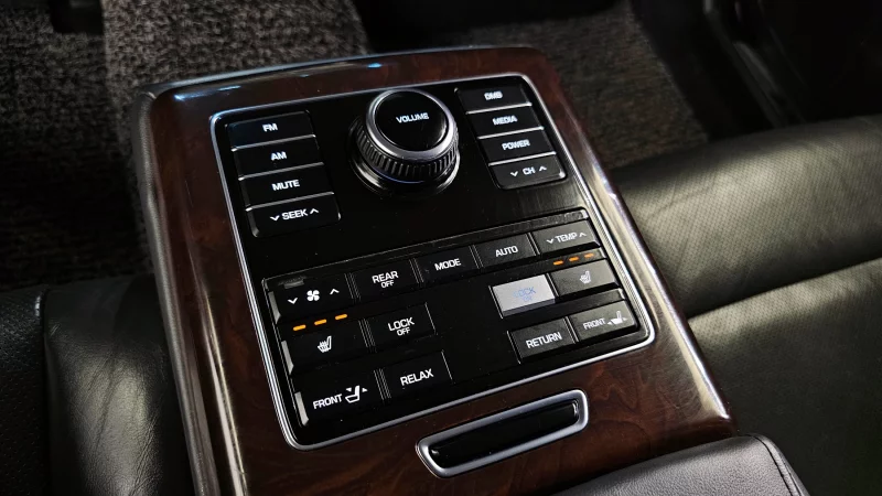 Hyundai Equus